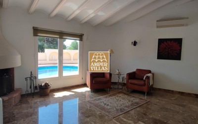 Gezellige villa, alles gelijkvloers, met veel zon en privacy, in Altea, Costa Blanca.